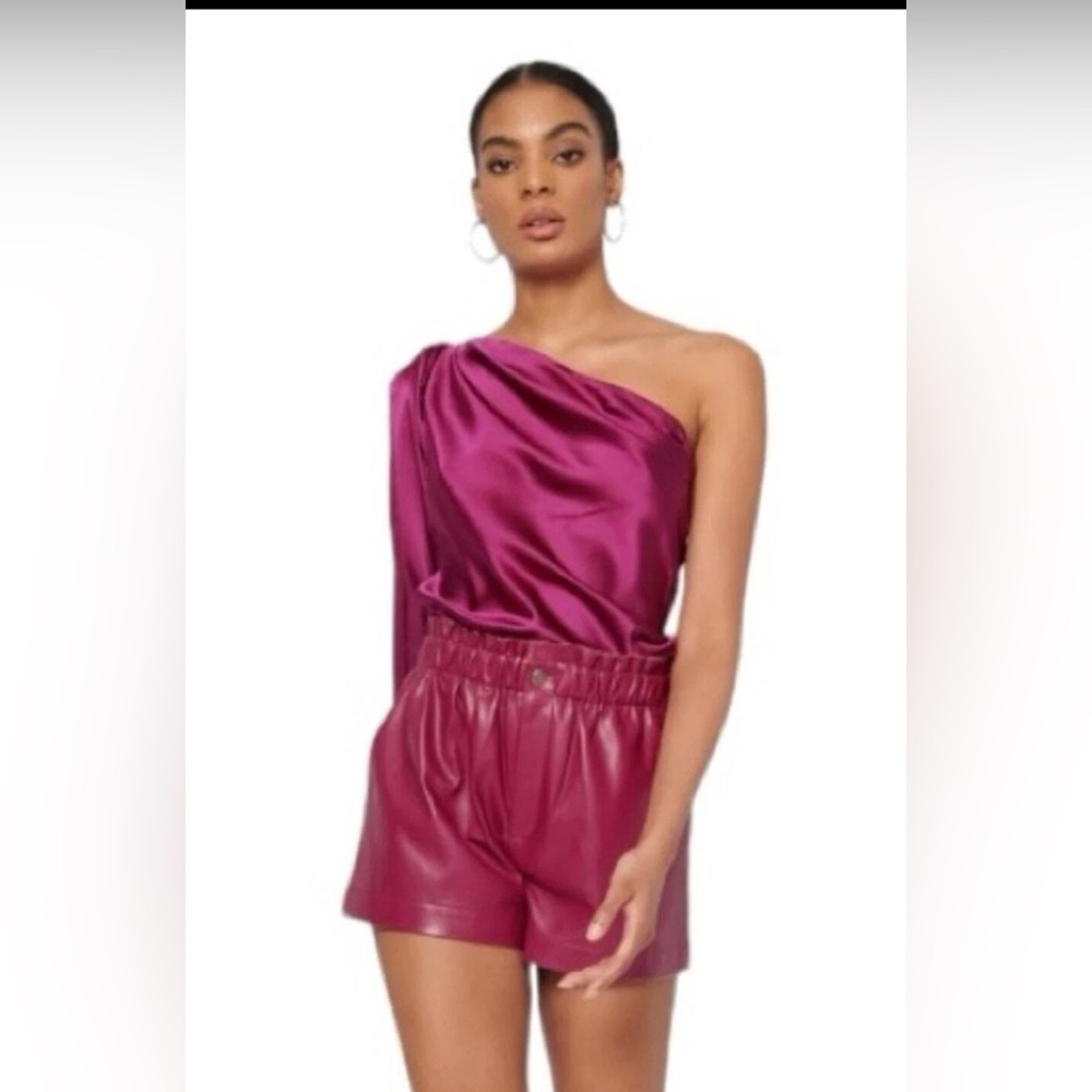 CAMI NYC Women’s X-Small vegan leather high waist shorts beetroot maroon pockets